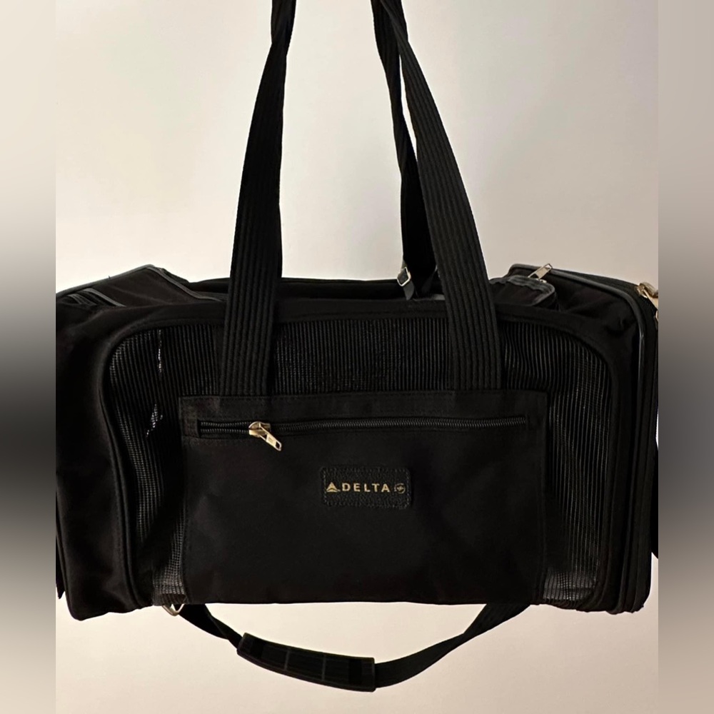Sherpa TSA Approved premium Delta Per carrier / Dog Bag